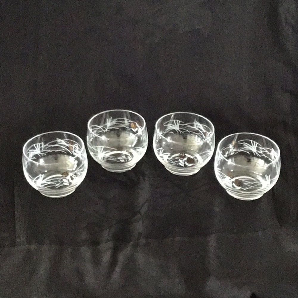 Etched glassware with gold wheat design. Set of 4.
